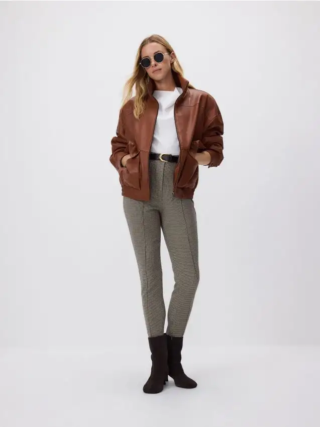 Pantaloni con cintura Colore marrone