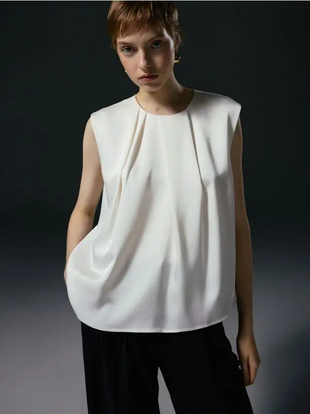 Camicetta con plissettatura decorativa Colore panna