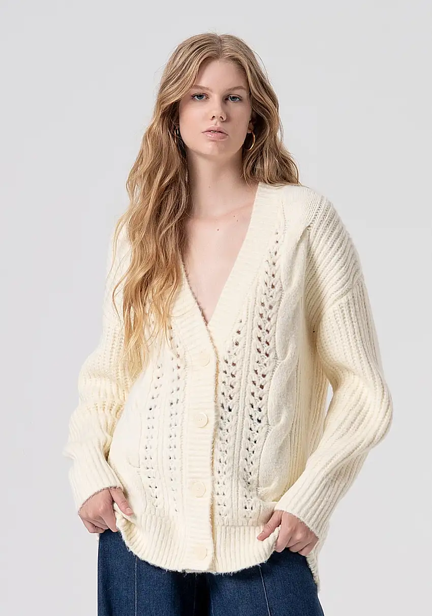 Cardigan in maglia a trecce e trafori