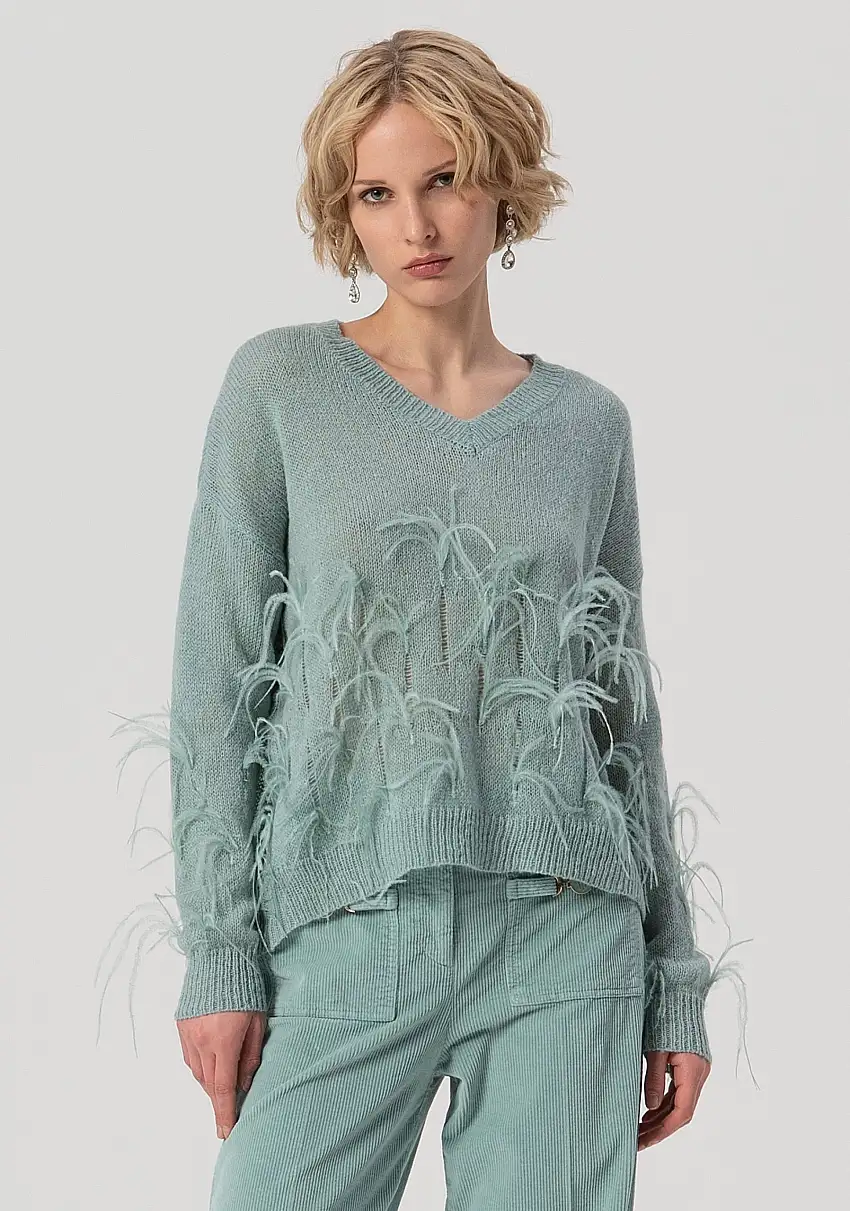 Maglia over con piume applicate