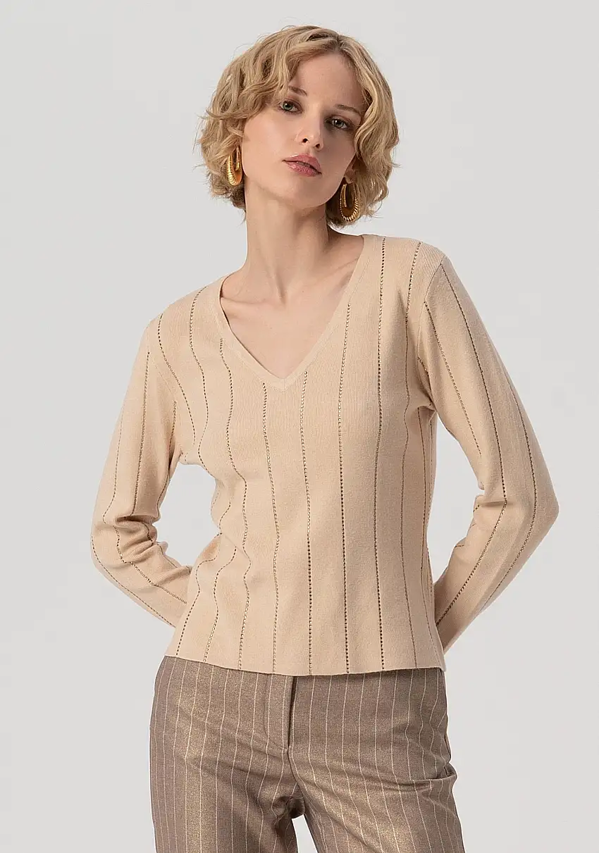 Maglia slim a coste con strass applicati