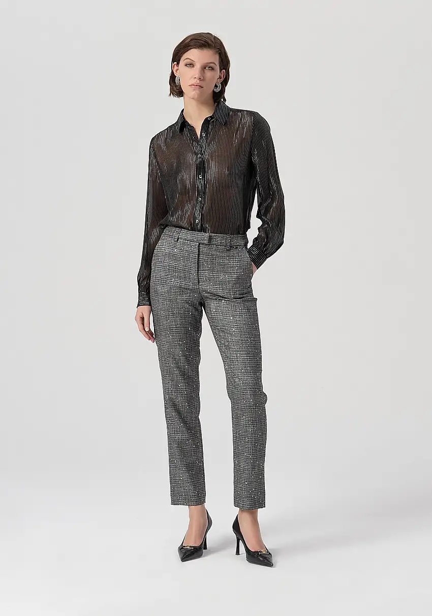 Pantalone regular a sigaretta in tweed con paillettes applicate