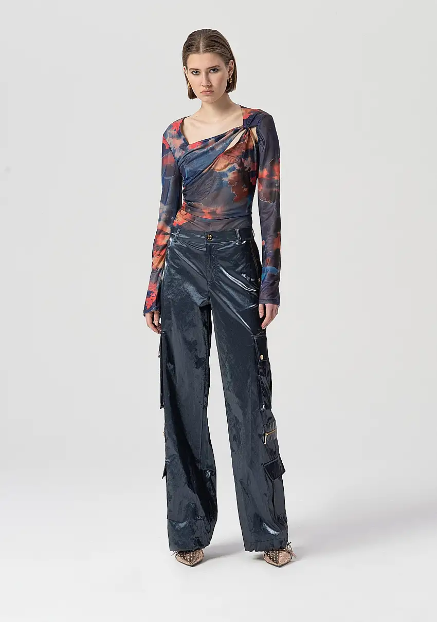 Pantalone cargo in tessuto lucido