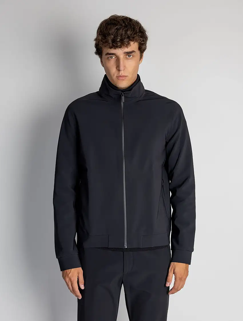 Felpa Monocromatica con Collo Alto Nero