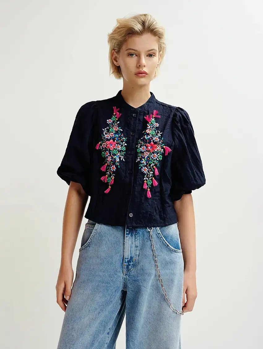 Camicia in Seersucker con Ricami Blu