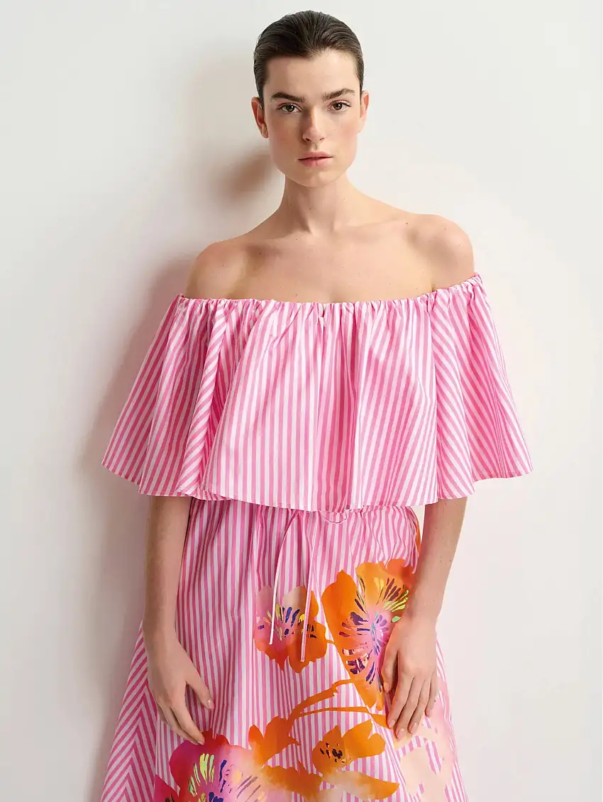 Top a Righe con Spalle Scoperte Rosa/Bianco