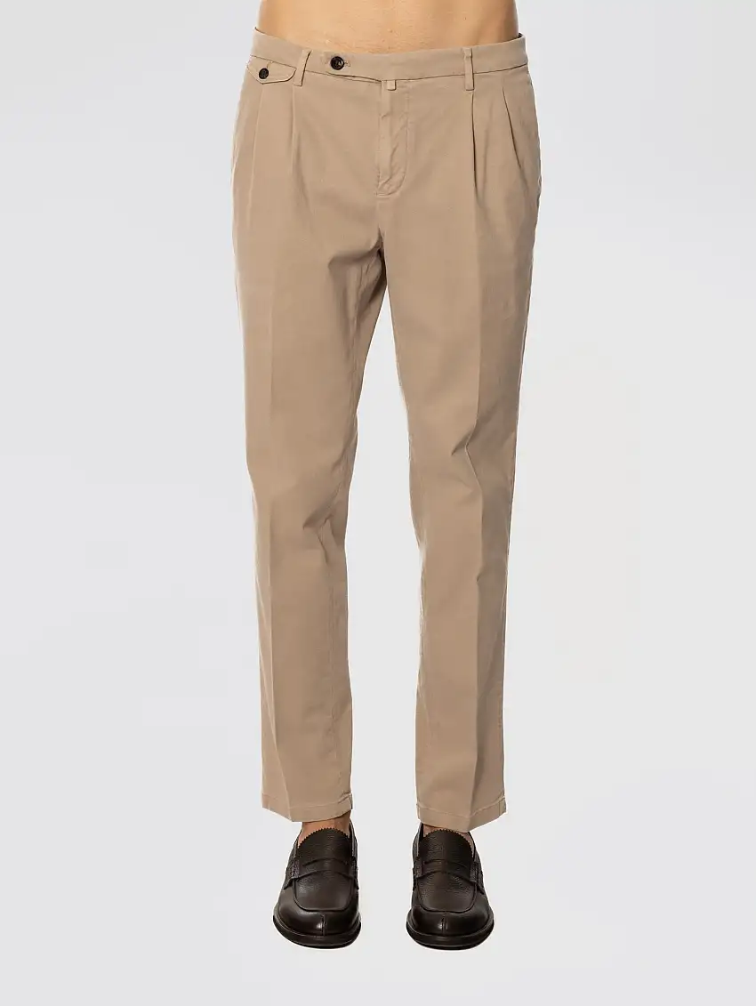 Pantaloni Easy Fit con Pences Beige