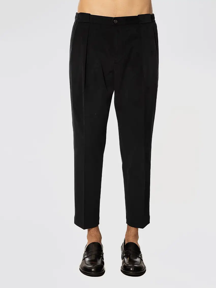 Pantaloni in Velluto con Pinces Nero