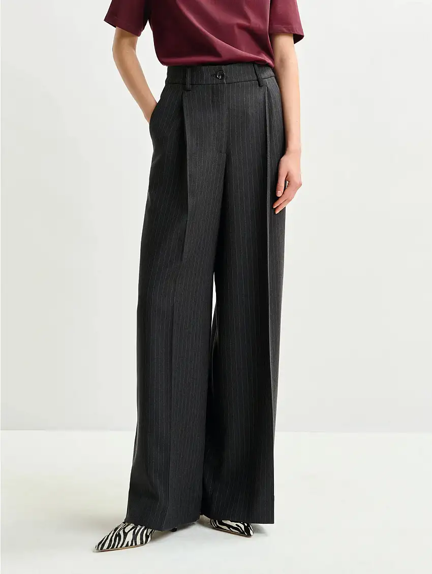 Pantaloni Ampi con Pieghe Stirate Gessato Nero