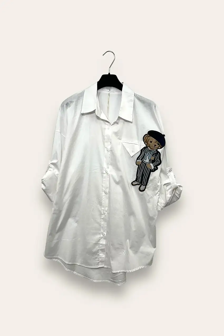 Camicia over con orso applicato e tasca triangolare