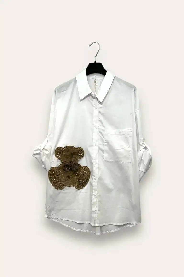Camicia over con orso applicato e strass