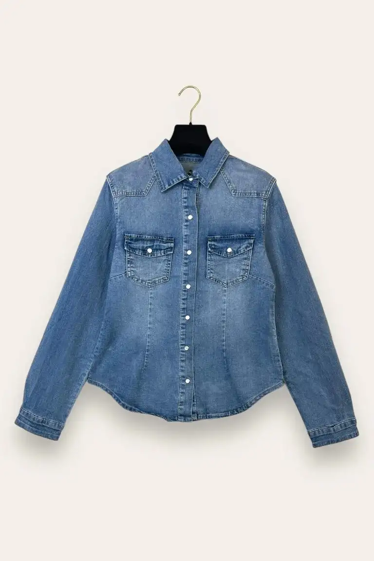 Camicia in jeans con bottoni poussoir