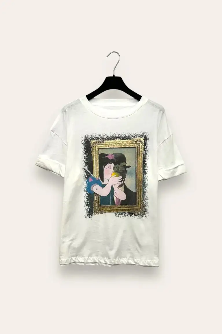 T-shirt stampa quadro e biancaneve