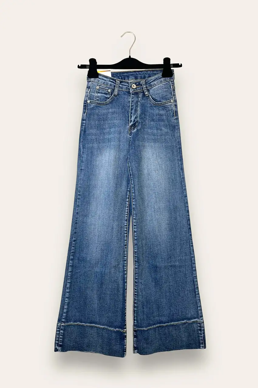 Jeans a palazzo con finto risvolto