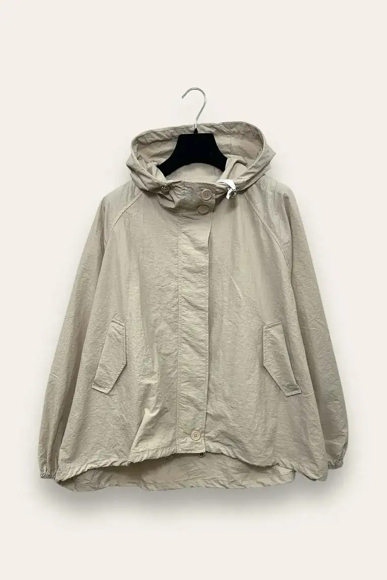 Giacca anti vento over con cappuccio