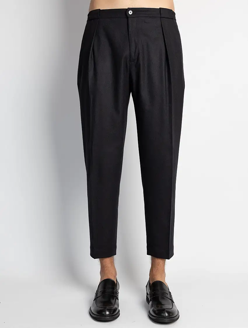 Pantaloni in Flanella con Pinces Nero