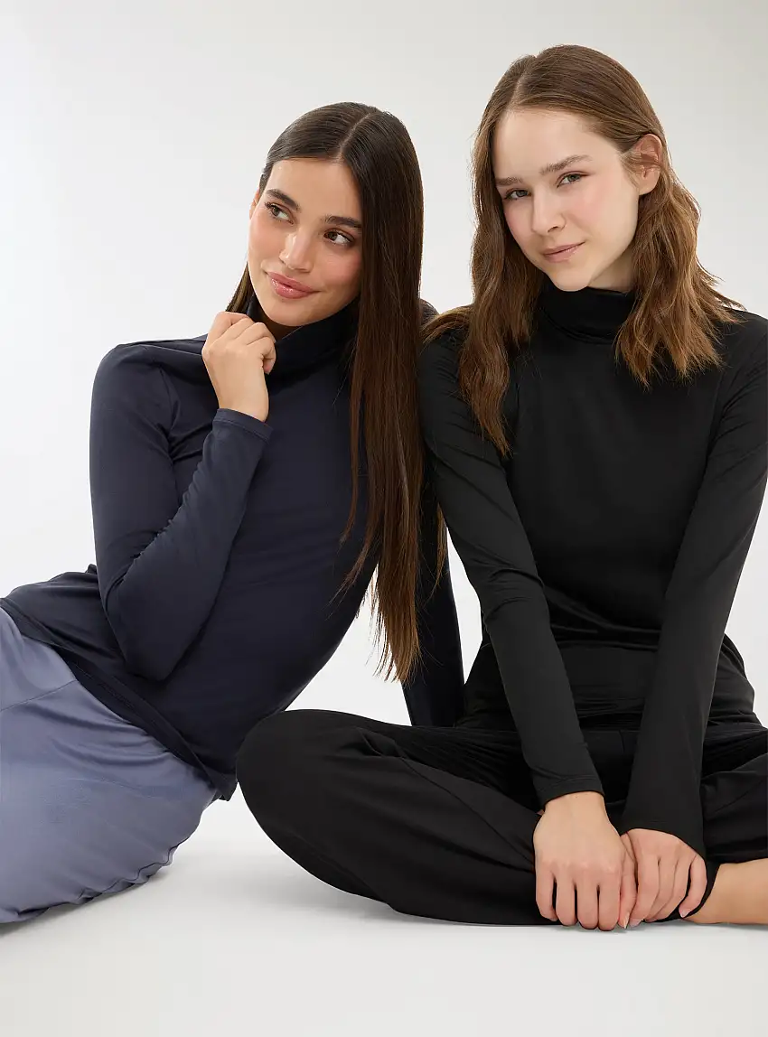 Pack 2 t-shirt collo alto	 1x Nero, 1x Blu