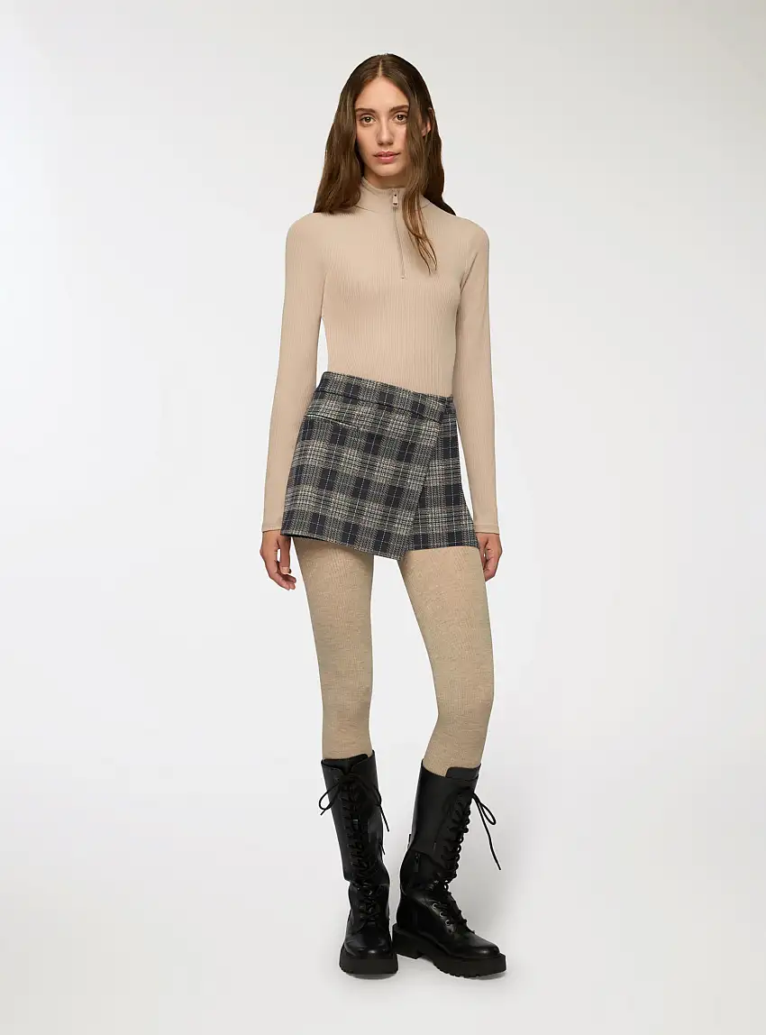 T-shirt con half zip Tortora