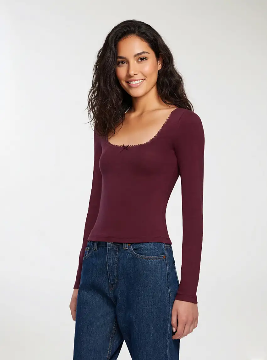 T-shirt scollo quadrato con fiocco Prugna