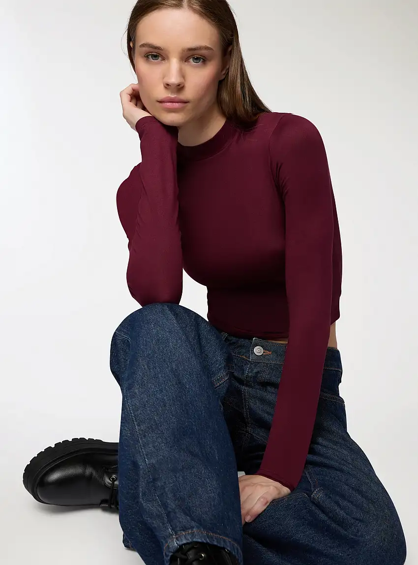 T-shirt crop a lupetto Bordeaux