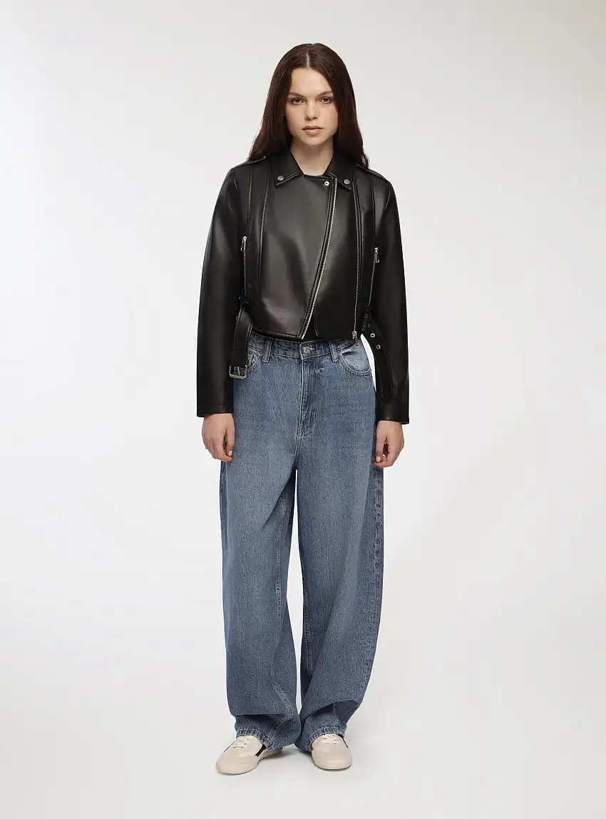 Chiodo in similpelle con cintura Nero