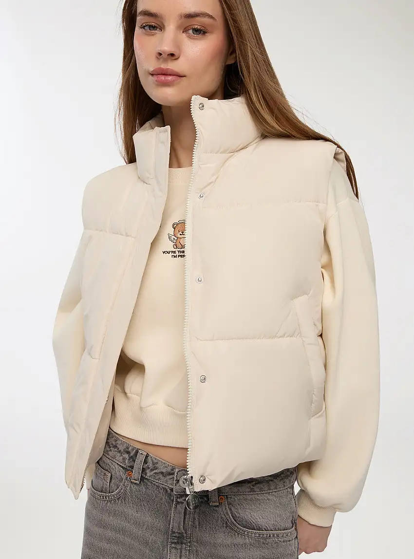 Gilet imbottito con collo alto Avorio