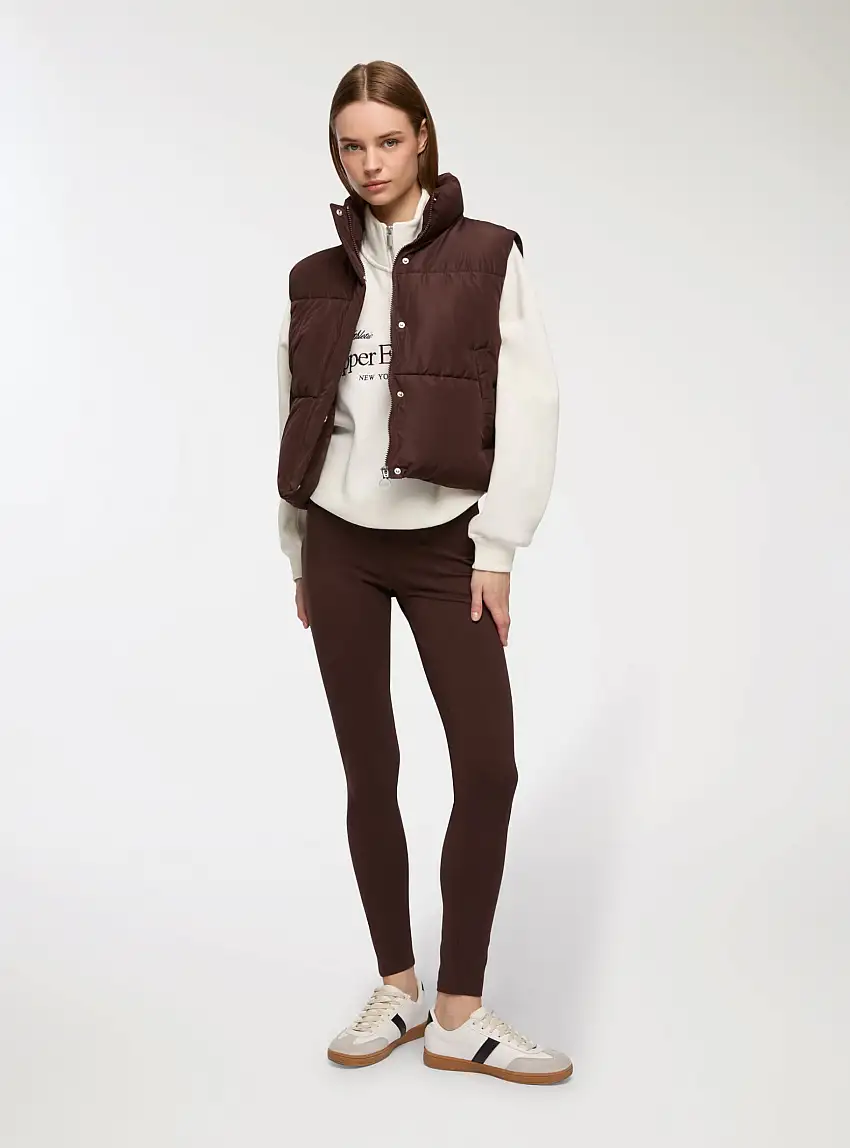 Gilet imbottito con collo alto Marrone scuro