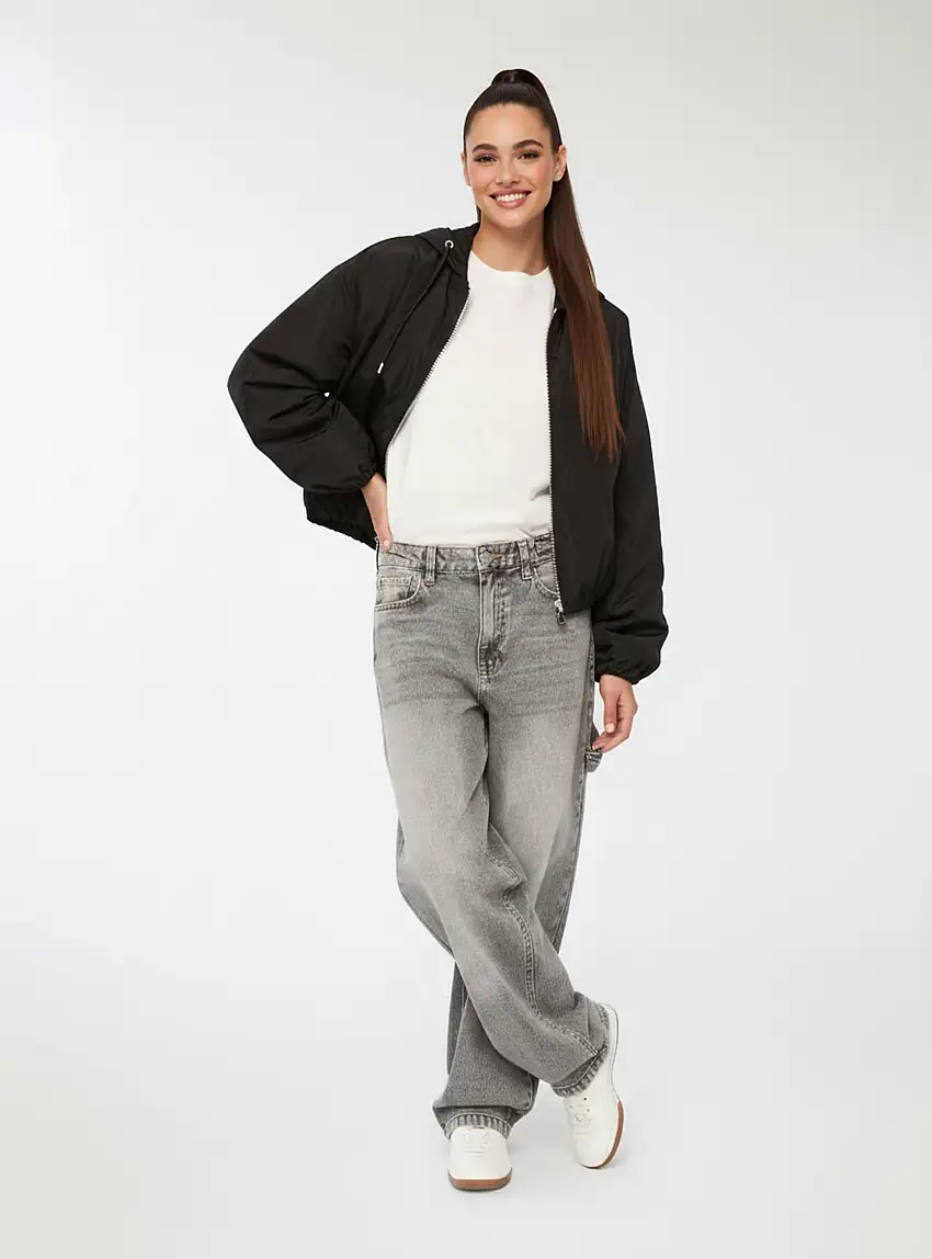 Bomber con cappuccio e zip Nero