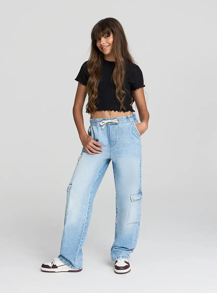 T-shirt crop con bordi ondulati Nero