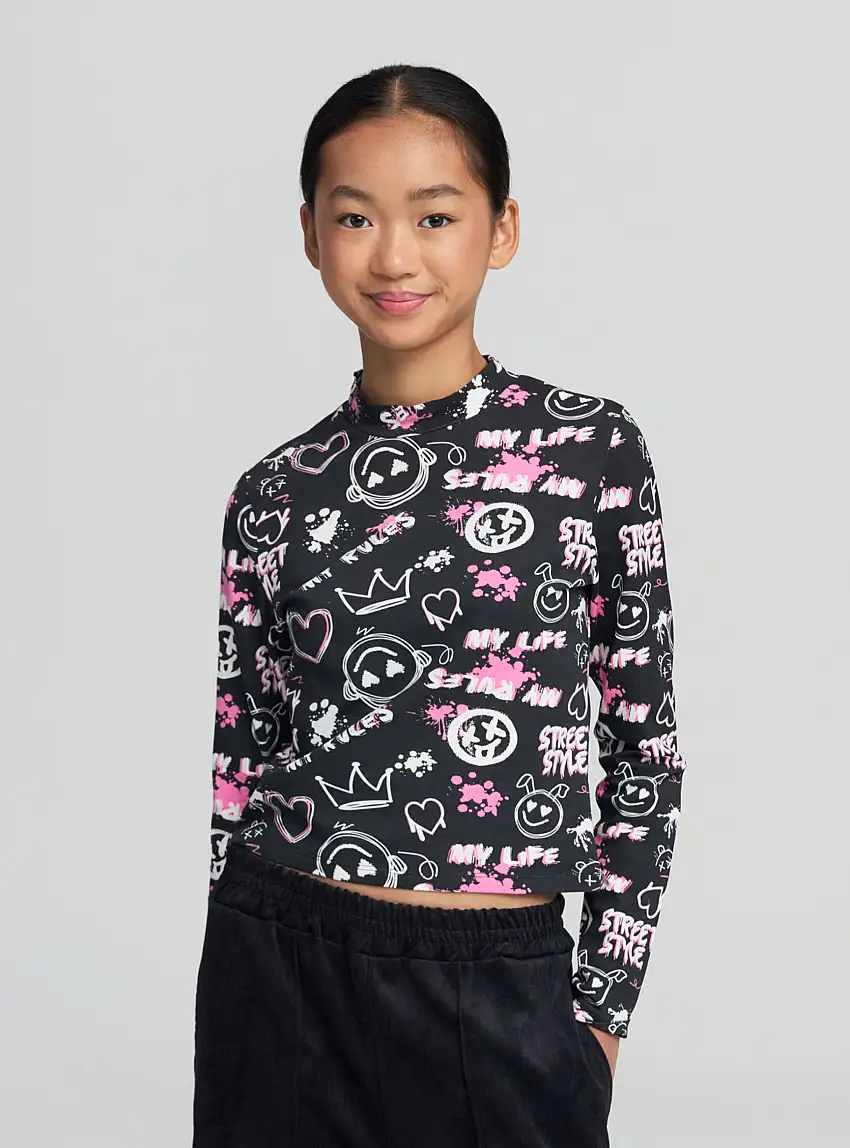 T-shirt lupetto con stampa graffiti Nero