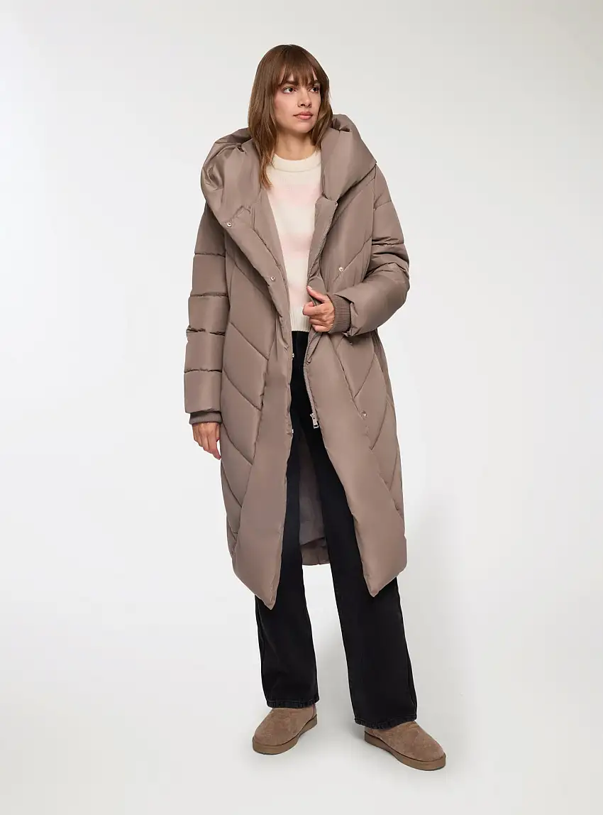 Giubbotto lungo imbottito con cappuccio Fango