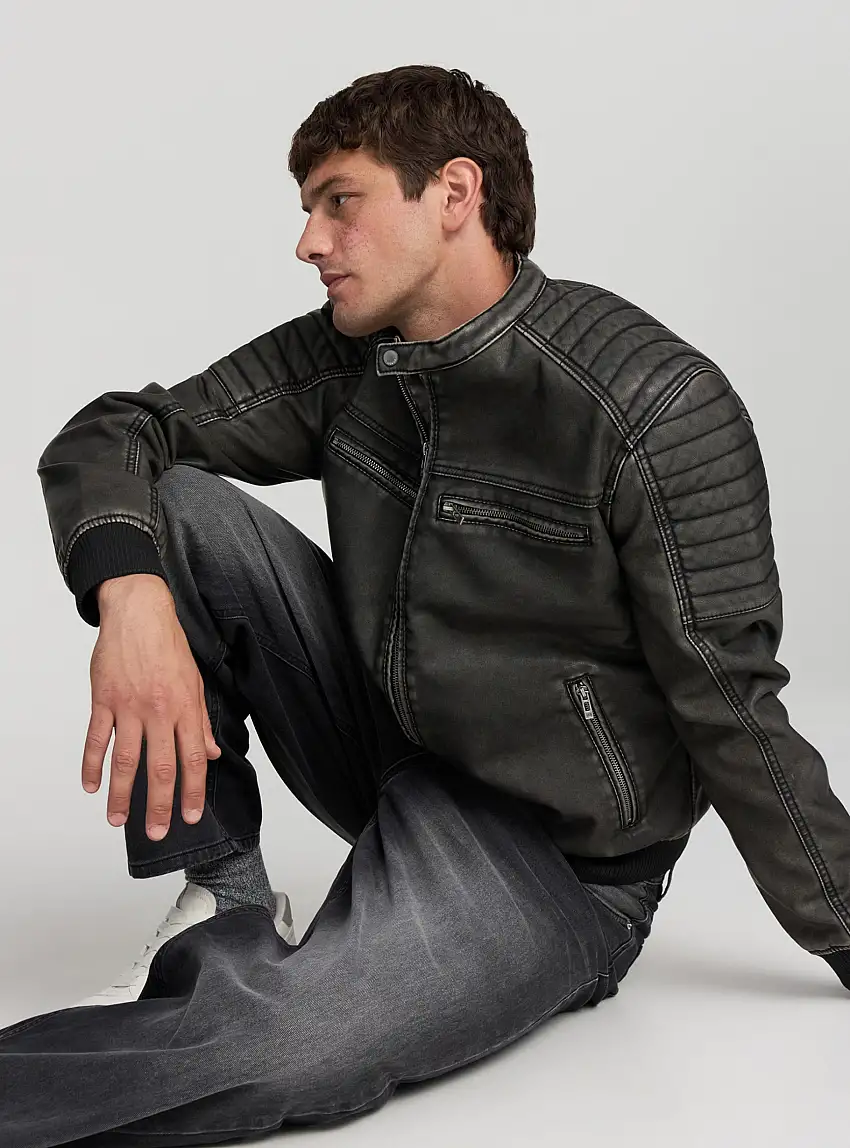 Giacca coreana in similpelle effetto rovinato Nero