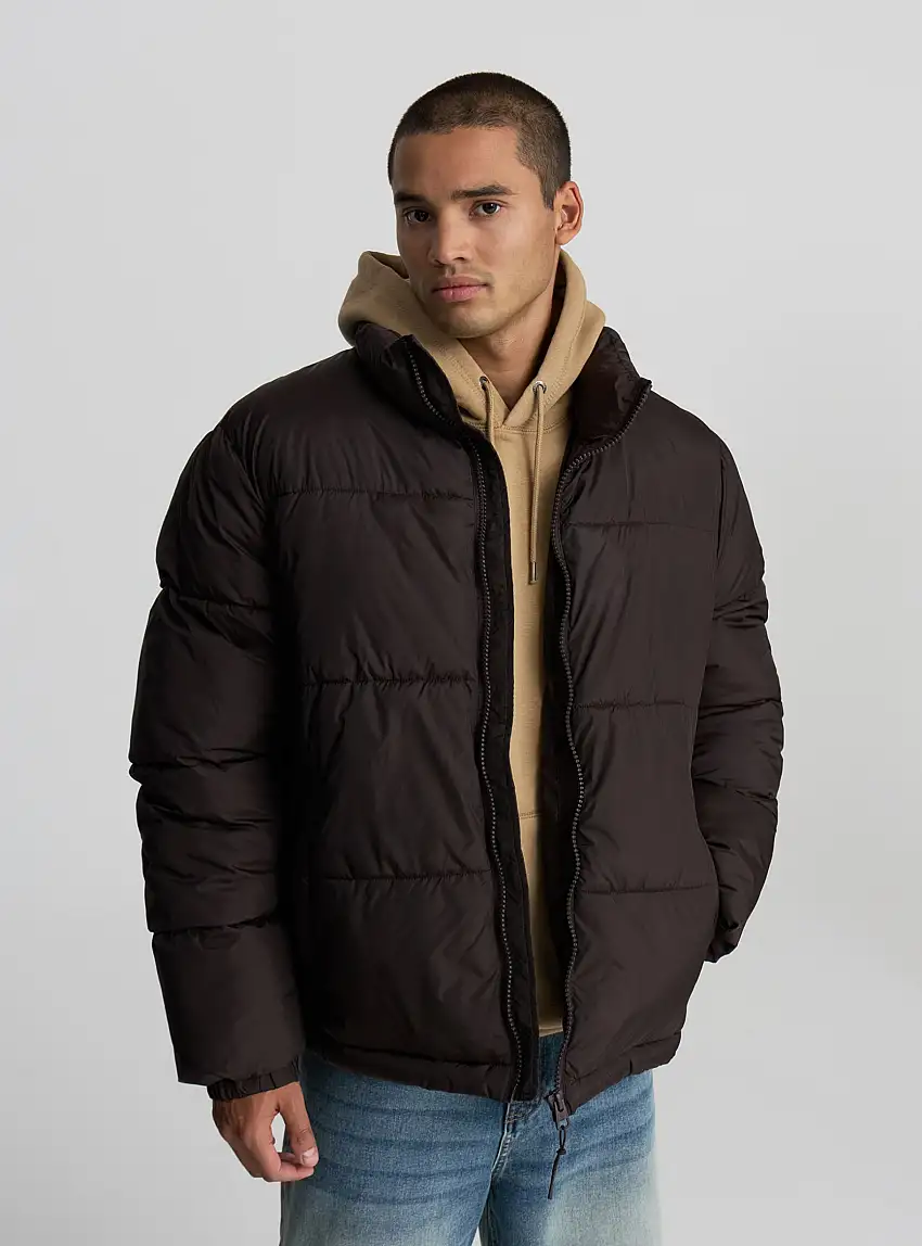 Giubbotto imbottito con zip e collo alto Marrone