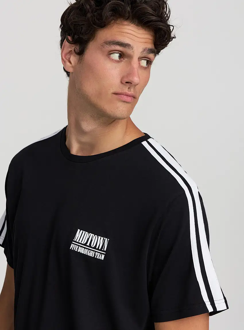 T-shirt relaxed con scritta e bande Nero