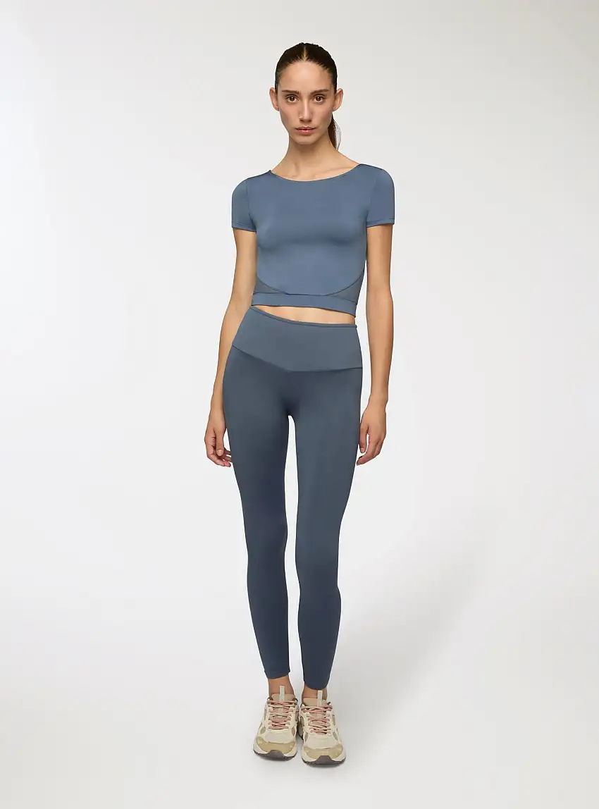 T-shirt sportiva crop con inserti trasparenti Blu polvere