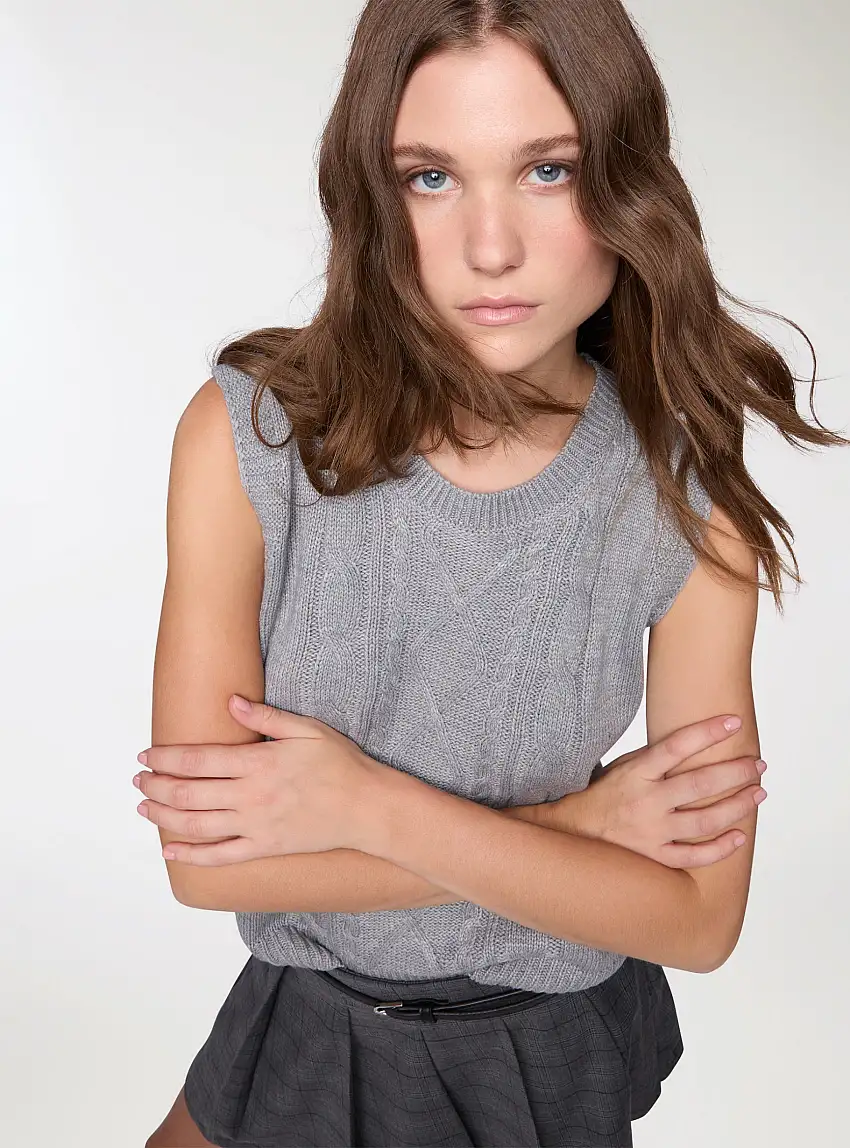 Gilet in maglia a trecce Grigio medio melange