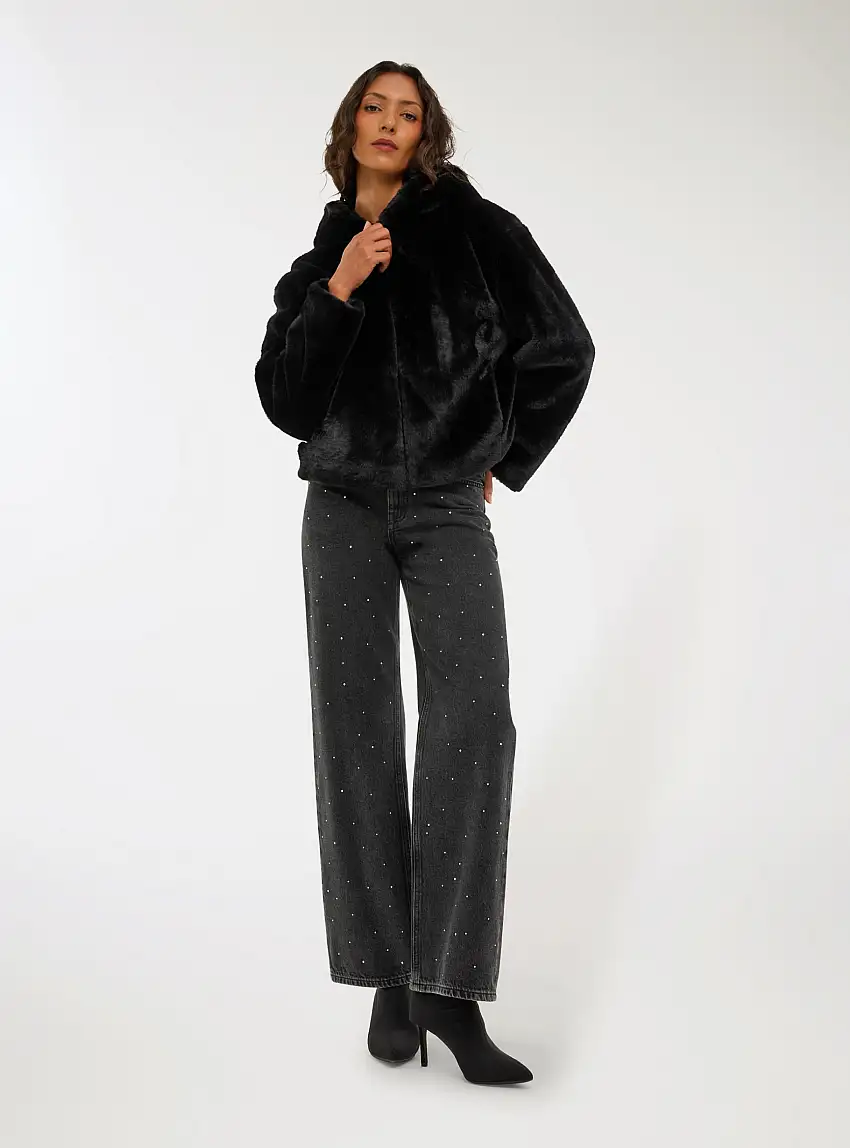 Pelliccia sintetica con cappuccio Nero