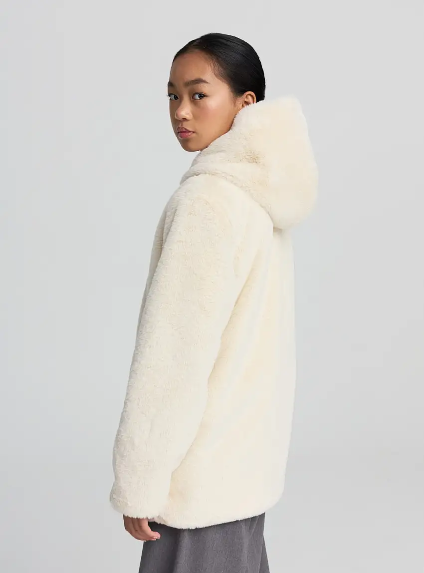 Pelliccia sintetica con cappuccio Avorio