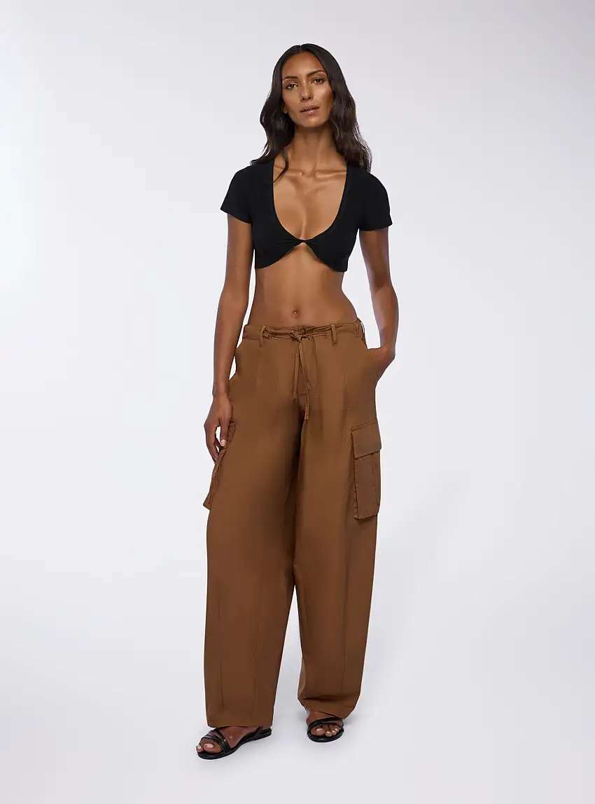 T-shirt crop con incrocio Nero