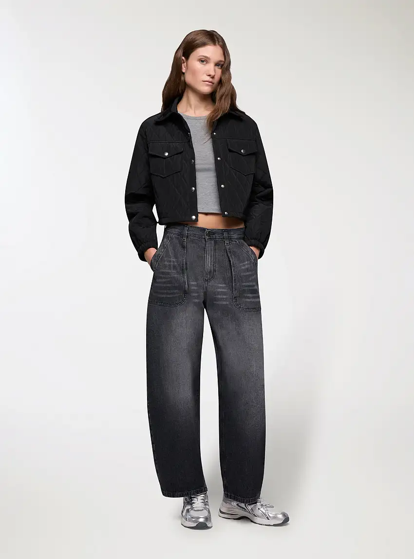 Giacca trapuntata crop con tasche a pattina Nero