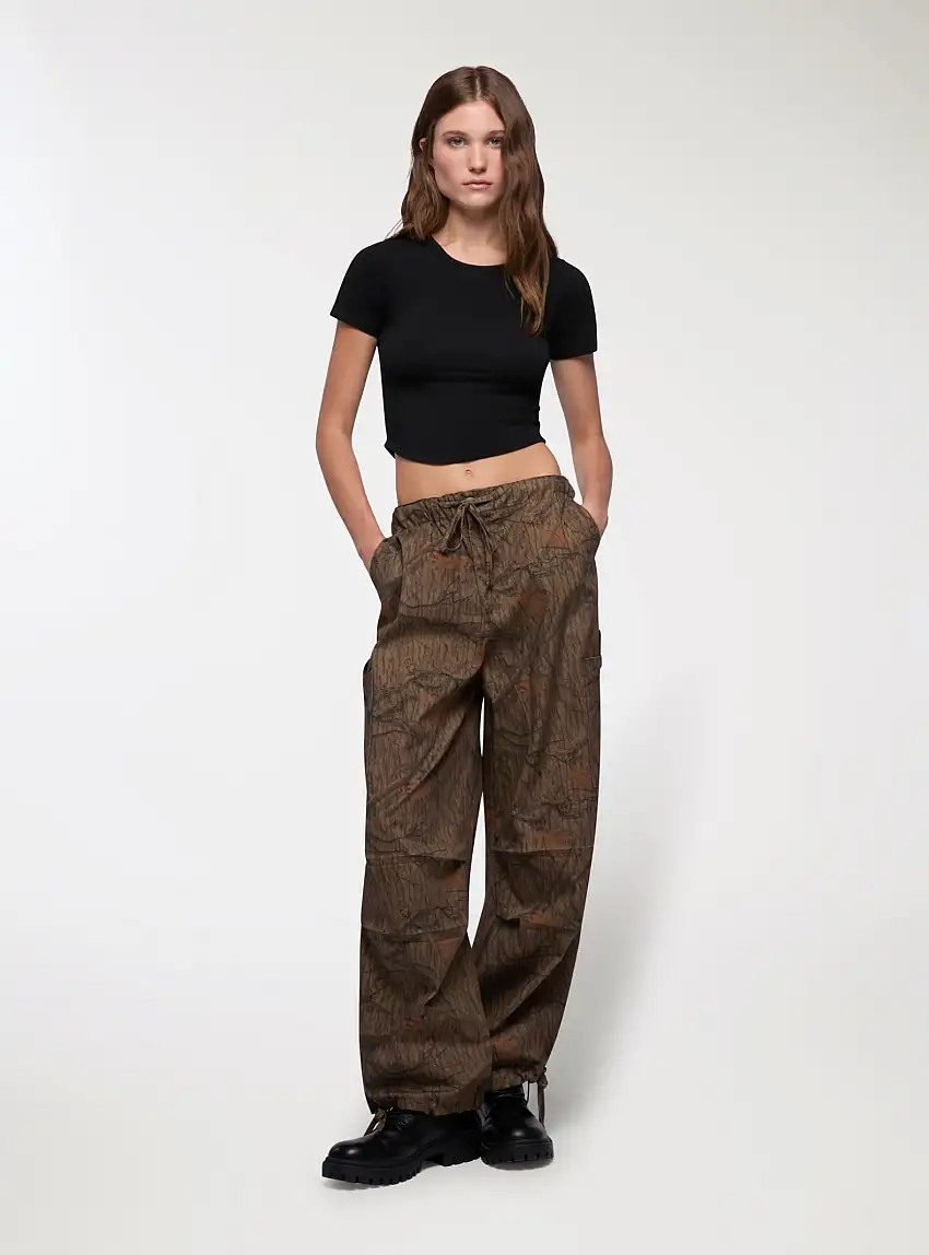 Pantaloni cargo mimetici Var verde militare