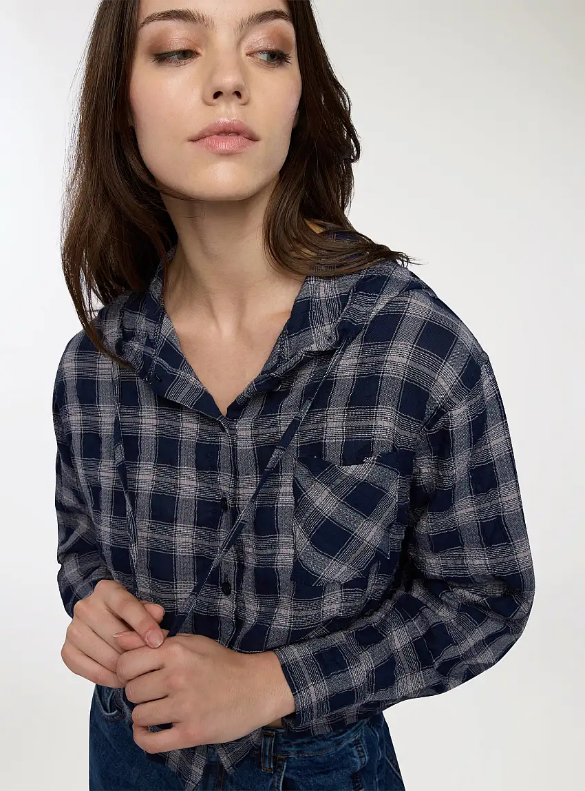 Camicia crop a quadri con cappuccio Var blu