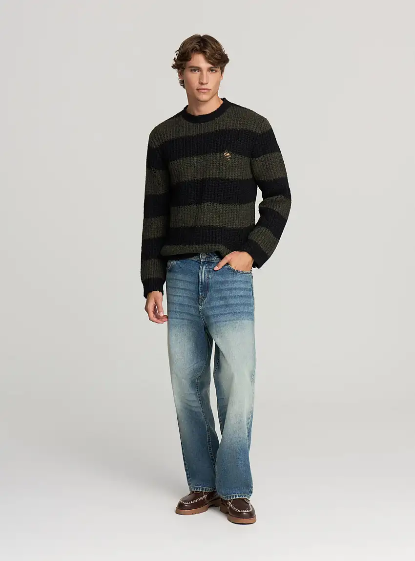 Maglione a righe con strappi Var nero