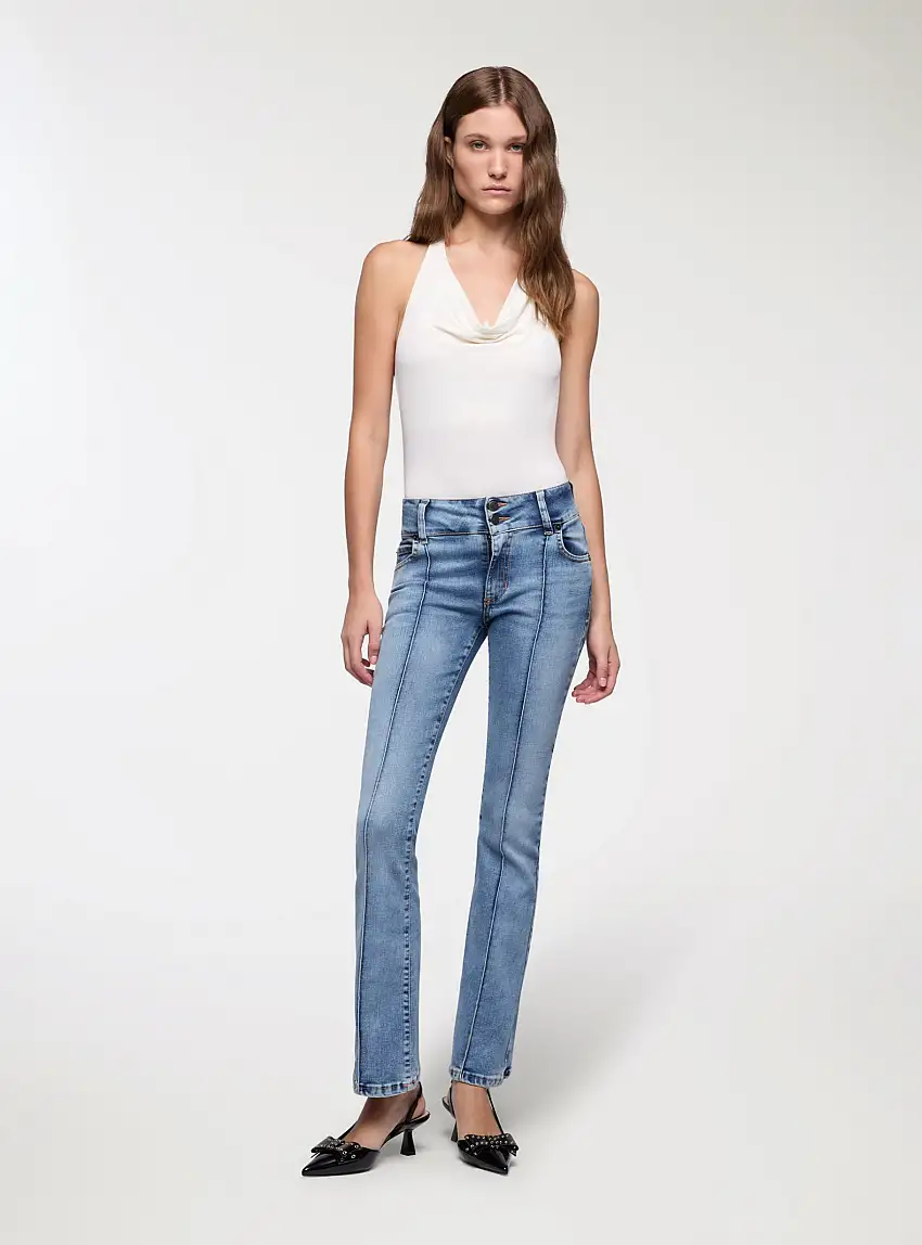 Jeans flare a vita bassa Blu denim medio