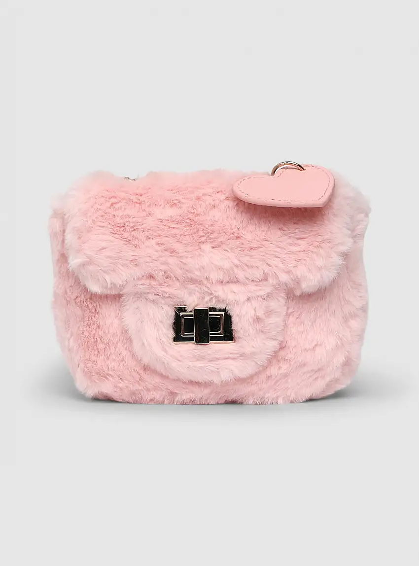 Borsa a tracolla in similpelliccia con charm Rosa cipria