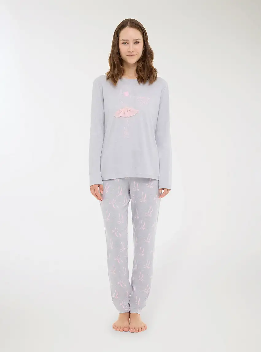 Set pigiama con scritte e applicazioni Grigio chiaro melange