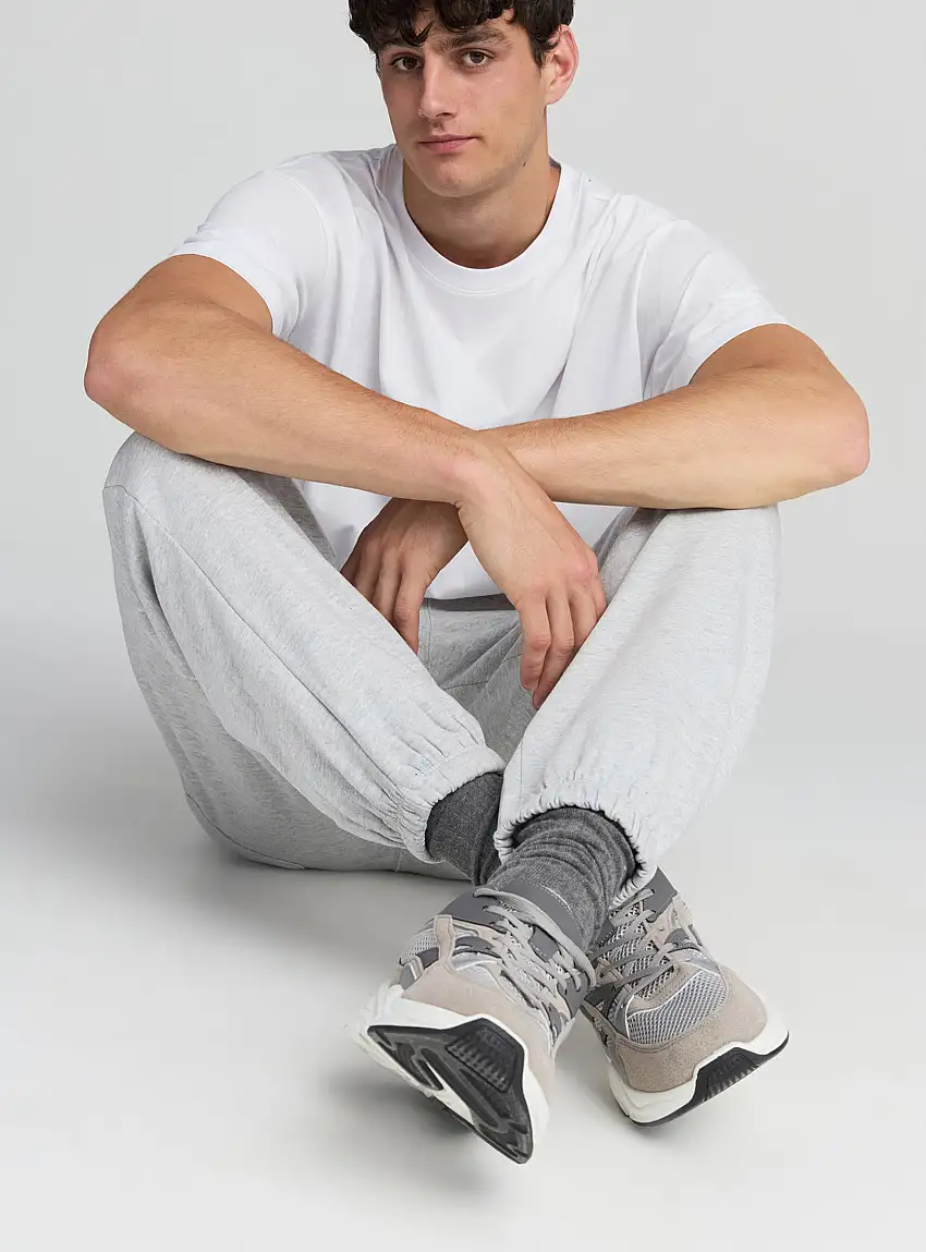 Sneakers tecniche con inserti traforati Grigio piombo