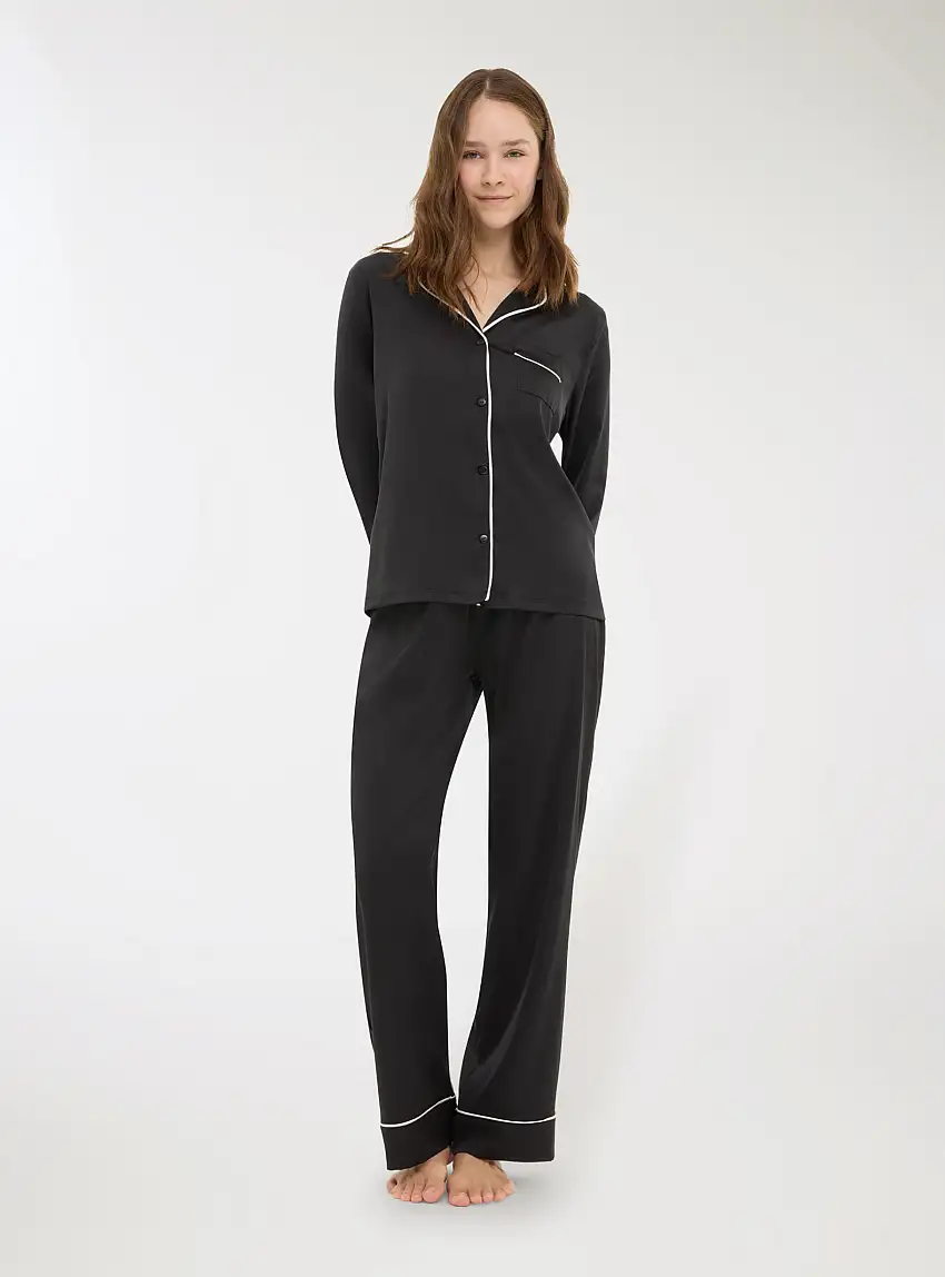 Pigiama lungo effetto raso Nero