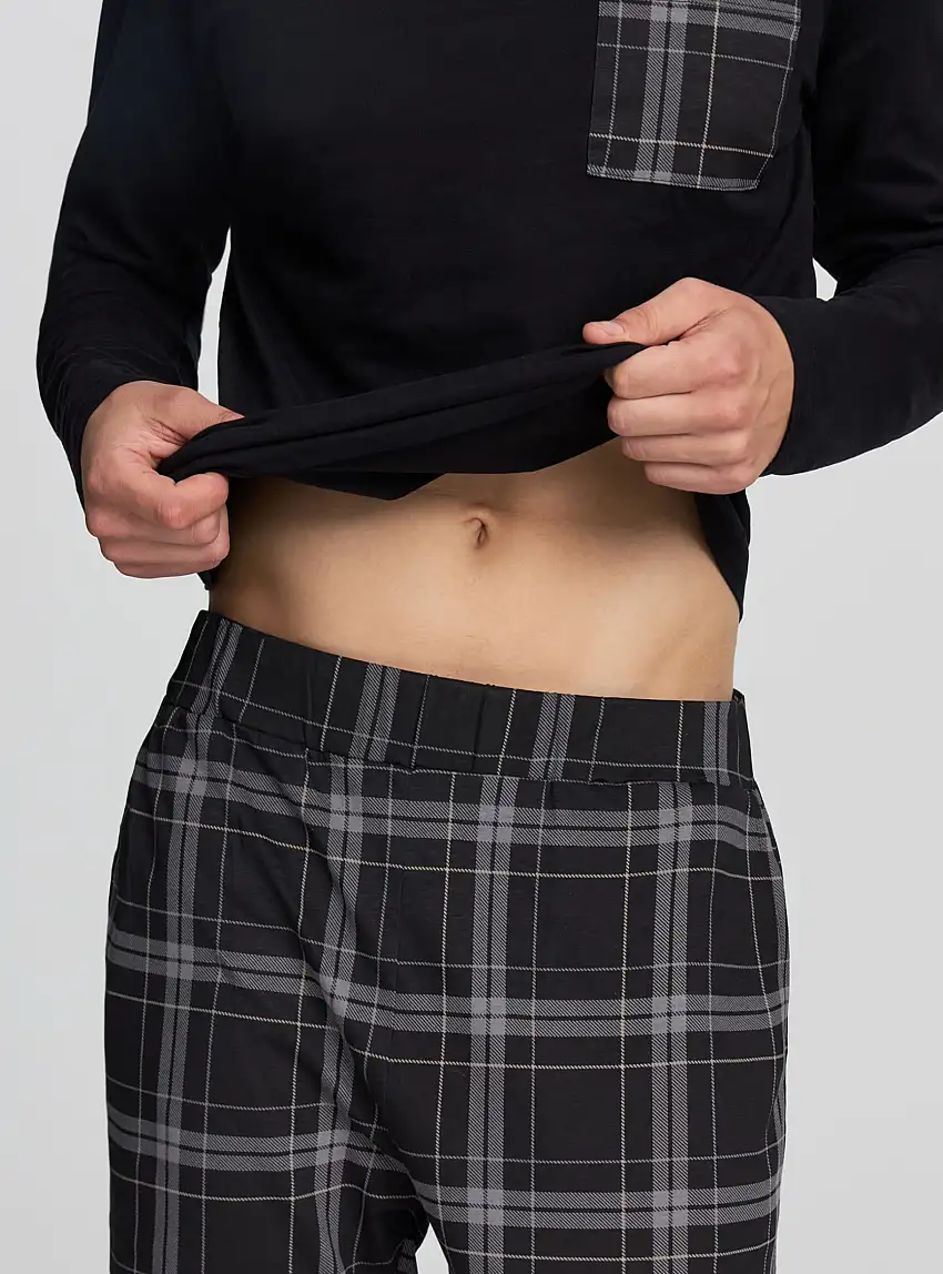Pigiama con maglia e pantaloni a quadri Nero