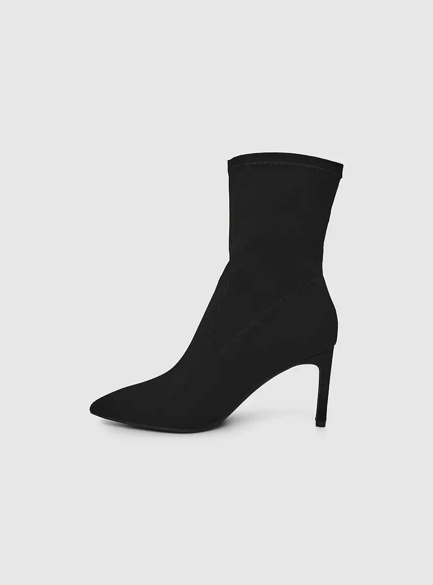 Stivali elasticizzati con tacco Nero